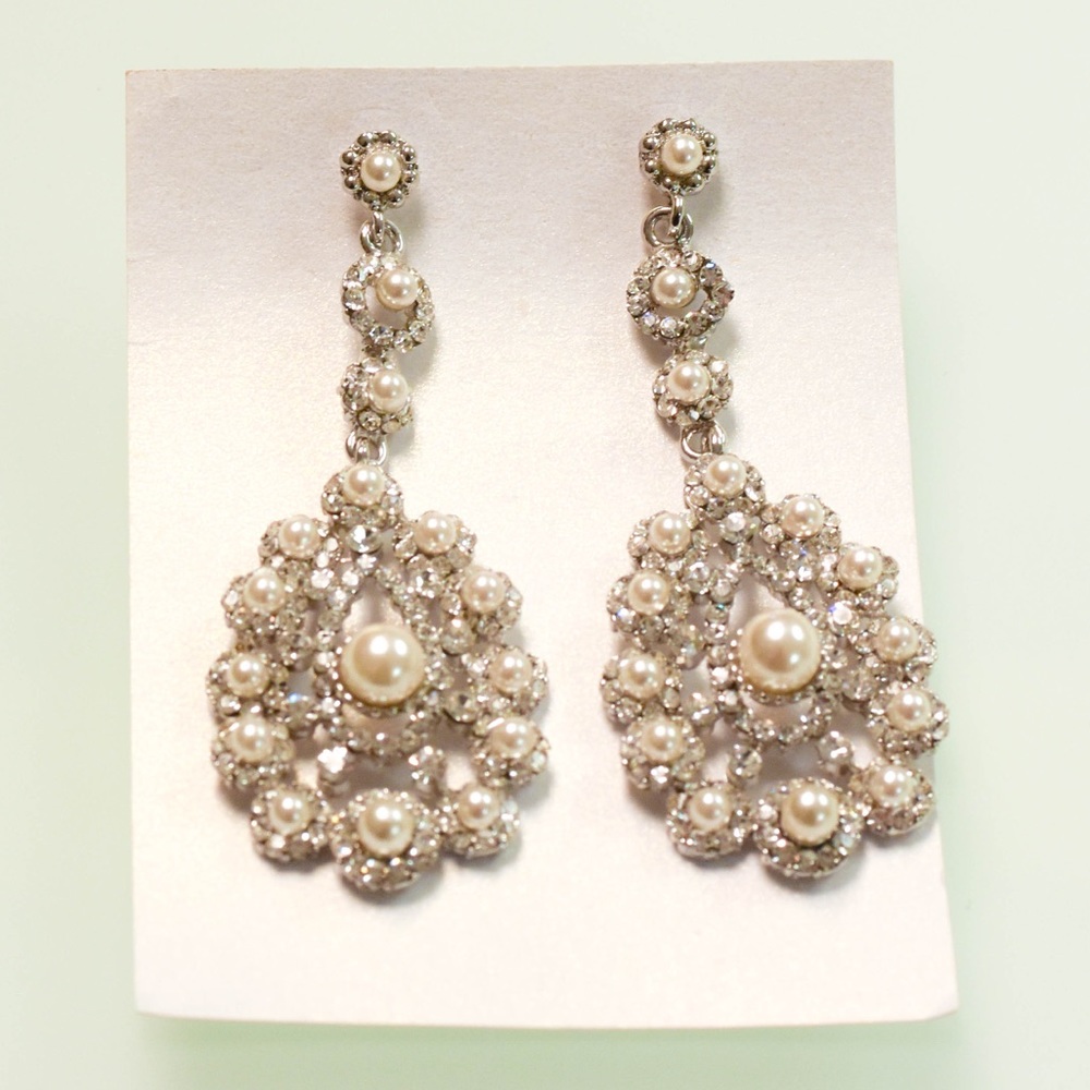 NWT-Crystal and Pearl Chandelier Earrings CE-971 - Picture 1 of 5